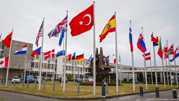 СМИ: Черногорию пригласят в НАТО 1 декабря