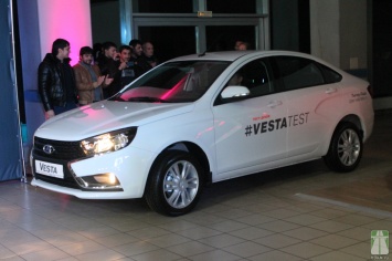 В «Питер-Ладе» стартовали продажи Lada Vesta