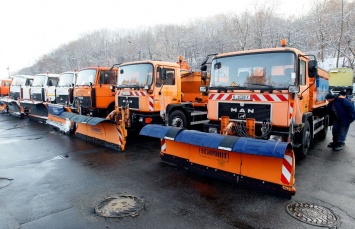 КГГА: К уборке снега сегодня будут задействованы 243 единиц спецтехники