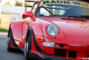 Porsche 911 1995 года от RWB продают за 175 000 долларов