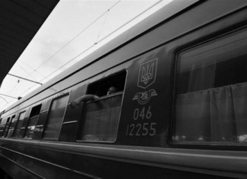 Украинцев заставят ездить в поездах сидя, дороже и только днем