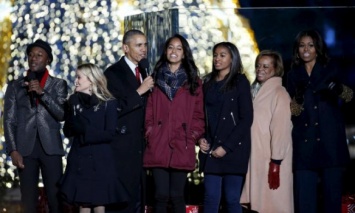 Обама зажег Национальную елку и передал слова сочувствия семьям погибших в Калифорнии