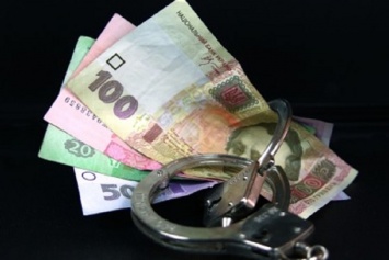 Выезд из Крыма – только за деньги: на Херсонщине сотрудники СБУ задержали таможенника-взяточника