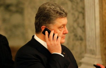 Керри в телефонном разговоре с Порошенко обещал то же, что и раньше
