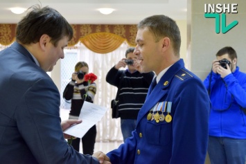 «Вы стали настоящим щитом Европы»: бойцам АТО из Николаева и семьям погибших вручили ордера на квартиры