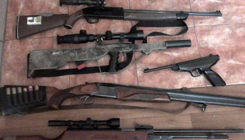 В Одесской области у пенсионера изъяли крупный арсенал оружия