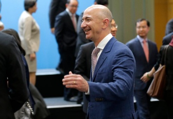 Глава Amazon признан самым успешных миллиардером года