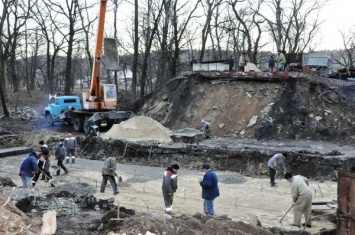 ЕС помогает Луганщине восстановить разрушенный мост