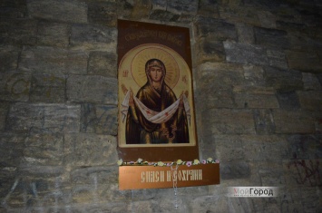Николаевцев на Набережной теперь снова встречает икона Богородицы