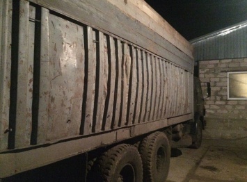 В Одесской обл. пограничники и СБУ обнаружили КамАЗ с 20 т контрабандного спирта