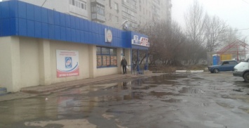В Первомайске люди вновь остались без воды из-за прорыва трубы