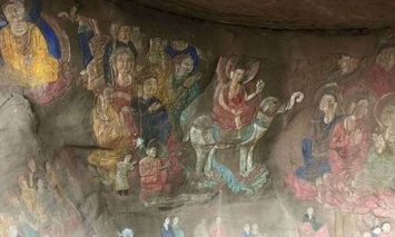В Китае нашли тысячелетнюю буддийскую фреску