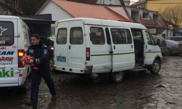 В Ужгороде "заминировали" автомобиль в центре города