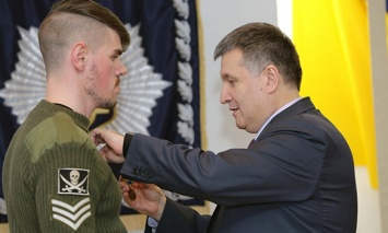 Аваков наградил участников АТО орденами и медалями за мужество и воинскую службу
