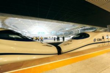 В Китае построили самую большую подземную железнодорожную станцию