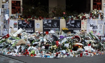 Charlie Hebdo выйдет миллионным тиражом в годовщину террористической атаки на редакцию
