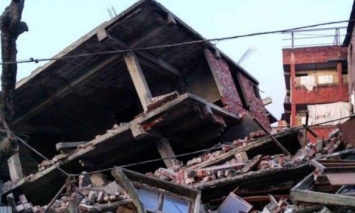 Четверо погибли, сто человек пострадали в результате землетрясения Индии