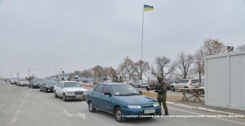 В зоне АТО мужчина на себе пытался провезти 100 тыс. грн в оккупированный Донбасс