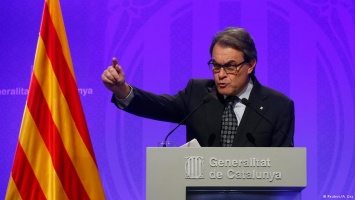 Премьер Каталонии уходит со своего поста ради создания правящей коалиции