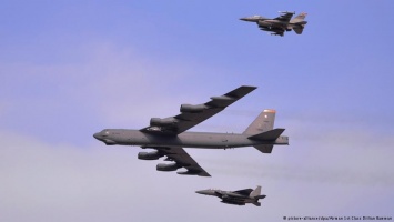 Бомбардировщик ВВС США совершил полет над Южной Кореей