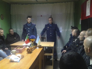 Полицейские Терновского района выясняли, чем занимаются волонтеры (фото)