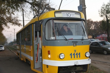 В Одессе трамвай сошел с рельсов и насмерть сбил мужчину