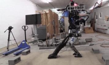 Робот Boston Dynamics хочет забрать лавры у Roomba