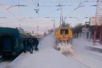Одесская железная дорога тоже борется с непогодой: наиболее сложная ситуация в Одесской и Николаевской областях