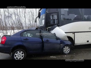 ДТП в Харькове: Hyundai Accent врезался в автобус - водитель погиб. ФОТО+видео