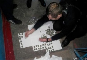 В Кривом Роге задержали мужчину с марихуаной на 15 тысяч гривен