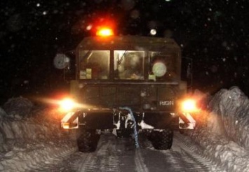 Транспортный коллапс на трассе «Кировоград – Кривой Рог»: людей несколько дней освобождали из снежных заносов
