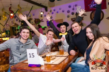 В Донецке прошла «пижамная вечеринка» с обнаженкой (ФОТО)