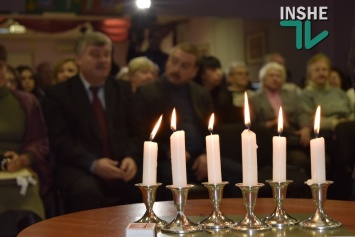 «Трагедия, которой позволили произойти»: в День памяти жертв Холокоста в Николаеве вспоминали о шести миллионах сердец
