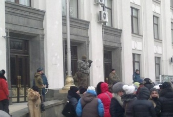 Около 300 человек митинговали в Луганске против налогового кодекса "ЛНР"