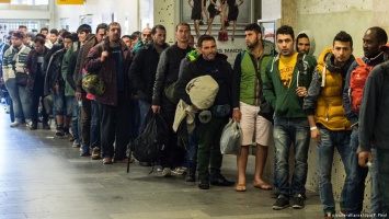 Беженцы в ФРГ пожаловались в суд на медленное оформление