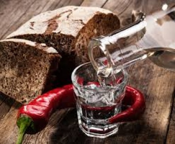 "Алкоголь – зло, и к тому же дорогое": в этом году цена на водку вырастет еще на 15 грн за бутылку