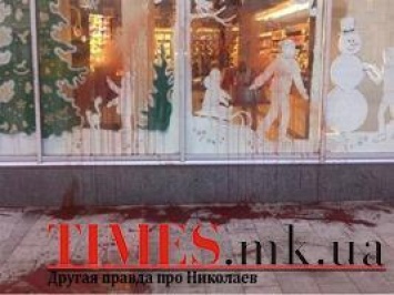 Магазин "Рошен" во Львове активисты облили свиной кровью