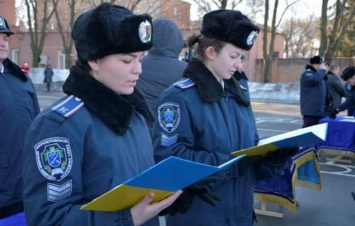 Почти 900 курсантов стали полицейскими (Фото)