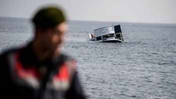 У побережья Турции утонули 39 беженцев