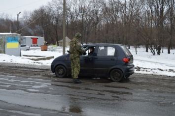 Командование сил АТО рассматривает возможность временного закрытия КПВВ в Донецкой и Луганской областях, – штаб АТО