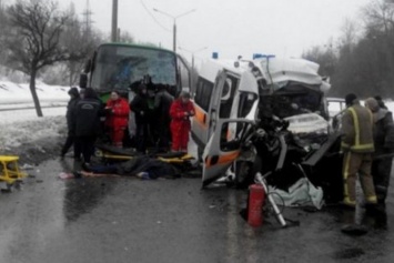 В Харькове «скорая» столкнулась с автобусом – погибло 3 человека