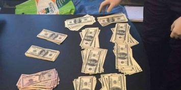 На Полтавщине полицейского задержали на взятке в 30 тыс долларов