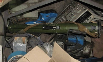 СБУ изъяла из схрона в Луганской обл. гранаты, патроны и оружие