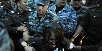 Акцию протеста в Москве разогнали экскаватором