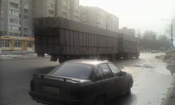 Общественники заявили, что николаевские полицейские не отреагировали на сообщения о негабаритном автопоезде