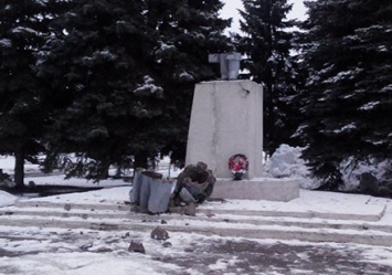 В Харьковской области повалили памятник Ленину