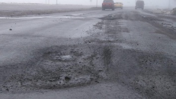 Николаевские патрульные направили Службе автодорог предписание залатать ямы на трассе Н-11