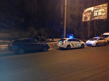 Утром в Николаеве машина на сумасшедшей скорости врезалась в дерево – водитель умер на месте
