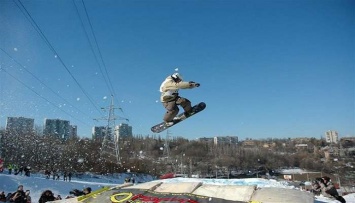 В Киеве открыли лыжную трассу для бойцов АТО