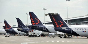 В Брюсселе лайнер со 140 пассажирами совершил вынужденную посадку из-за птицы, попавшей в двигатель